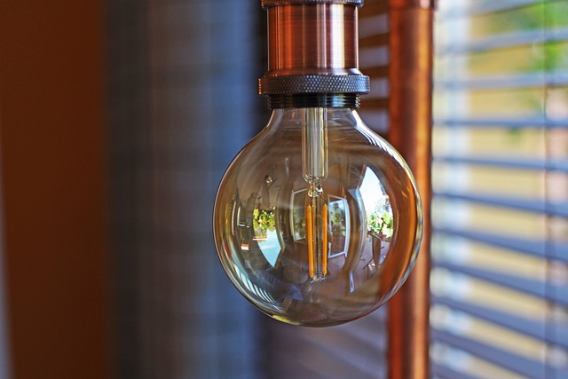 Fra klassisk til moderne: En guide til at vælge den perfekte standerlampe til dit hjem
