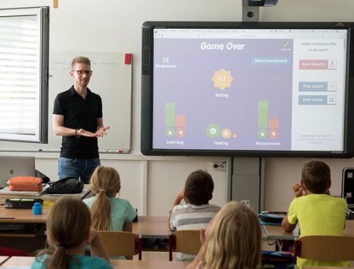AI undervisningsplatform til HTX i dagligdagen