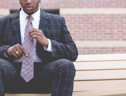 Guide: Sådan finder du den perfekte blazer til din kropsform